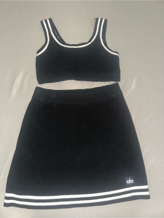 ALO Yoga Dresses & Skirts - Alo Athletic Black Knit Tennis Skirt and top with White Trim